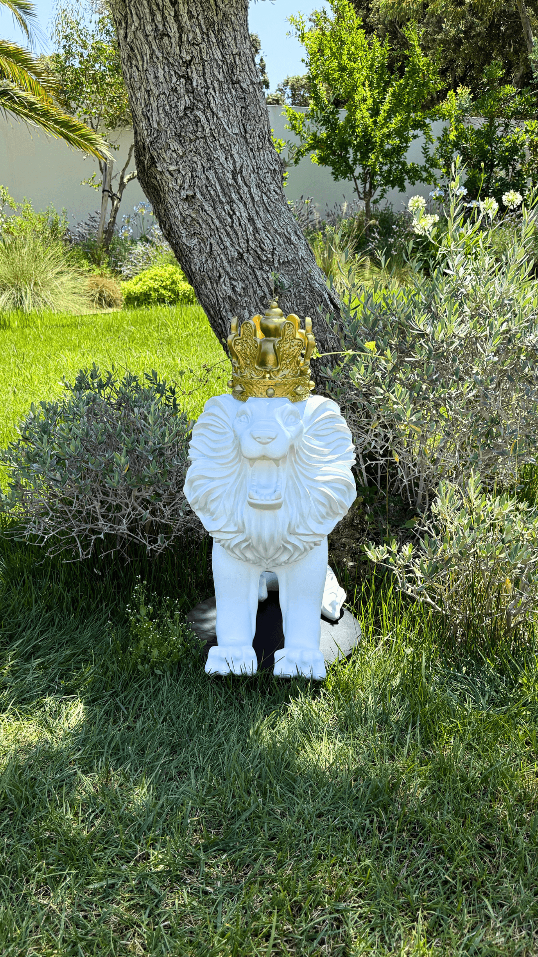 Estátua Leão Coroado em