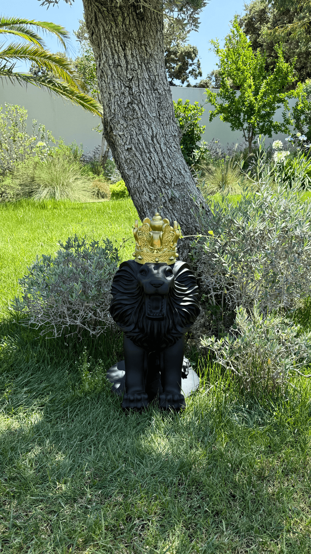 Estátua Leão Coroado em