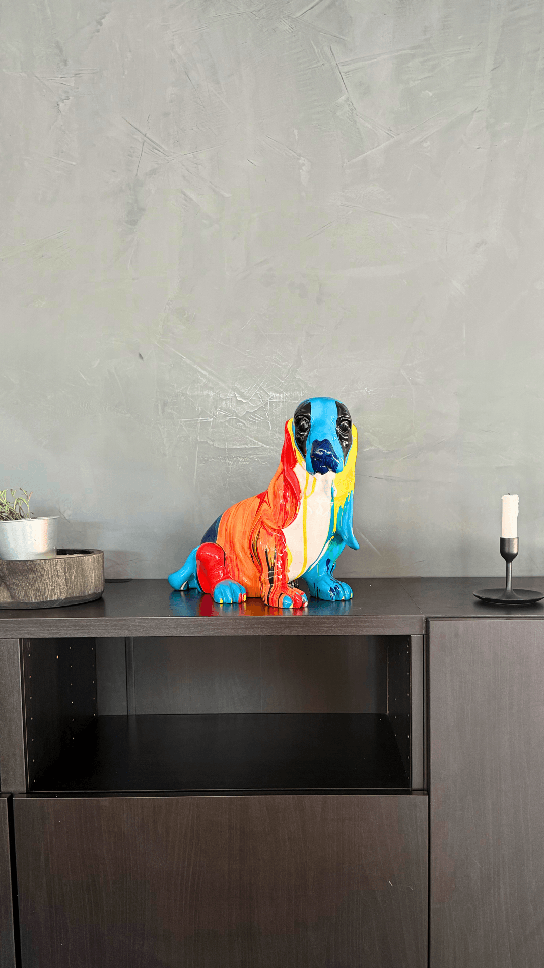Estatua de perro sentado