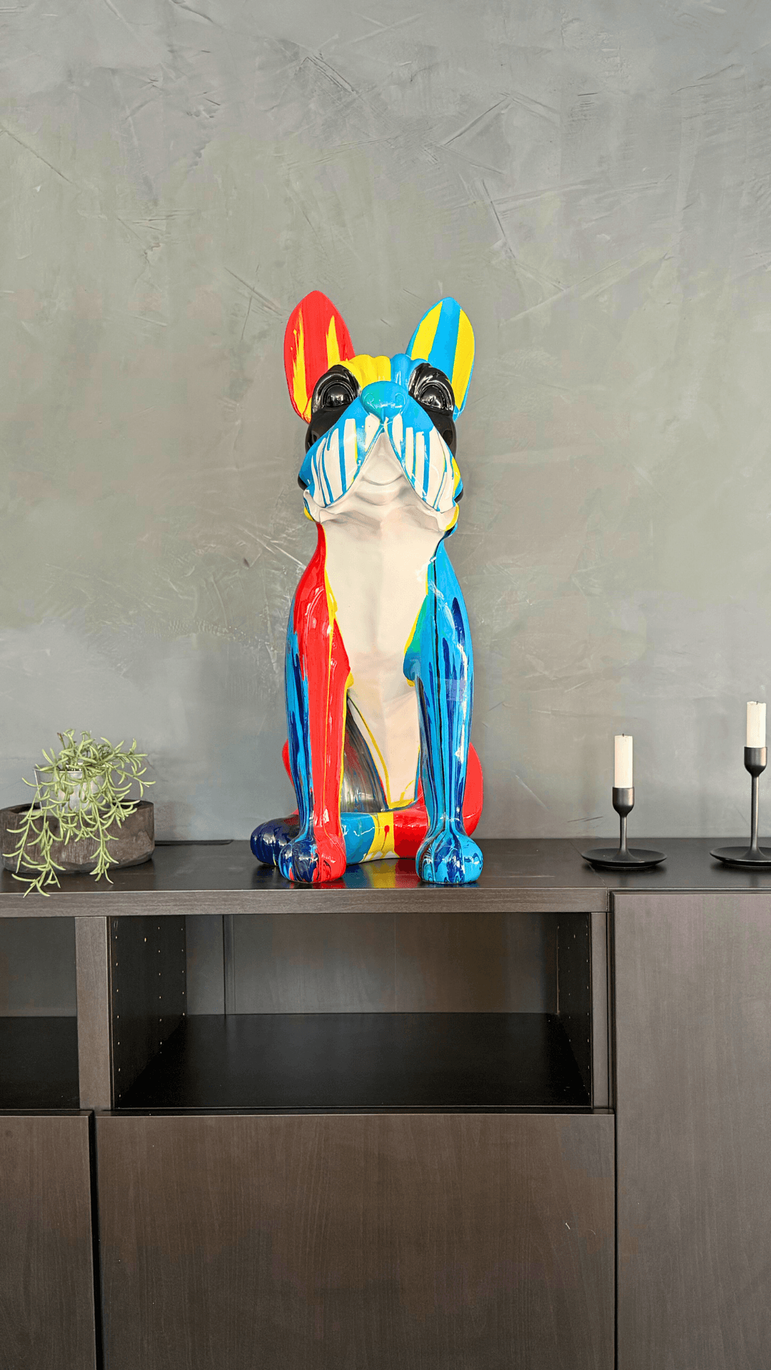 Estatua de bulldog sentado