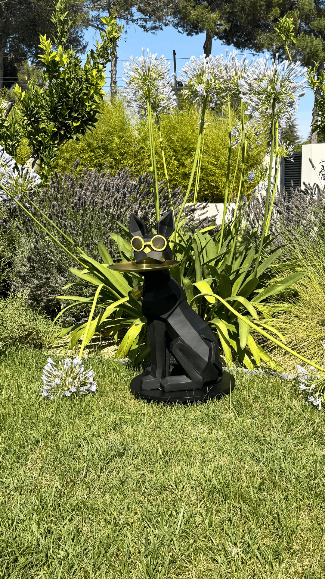 Estatua del perro Butler - Perfil