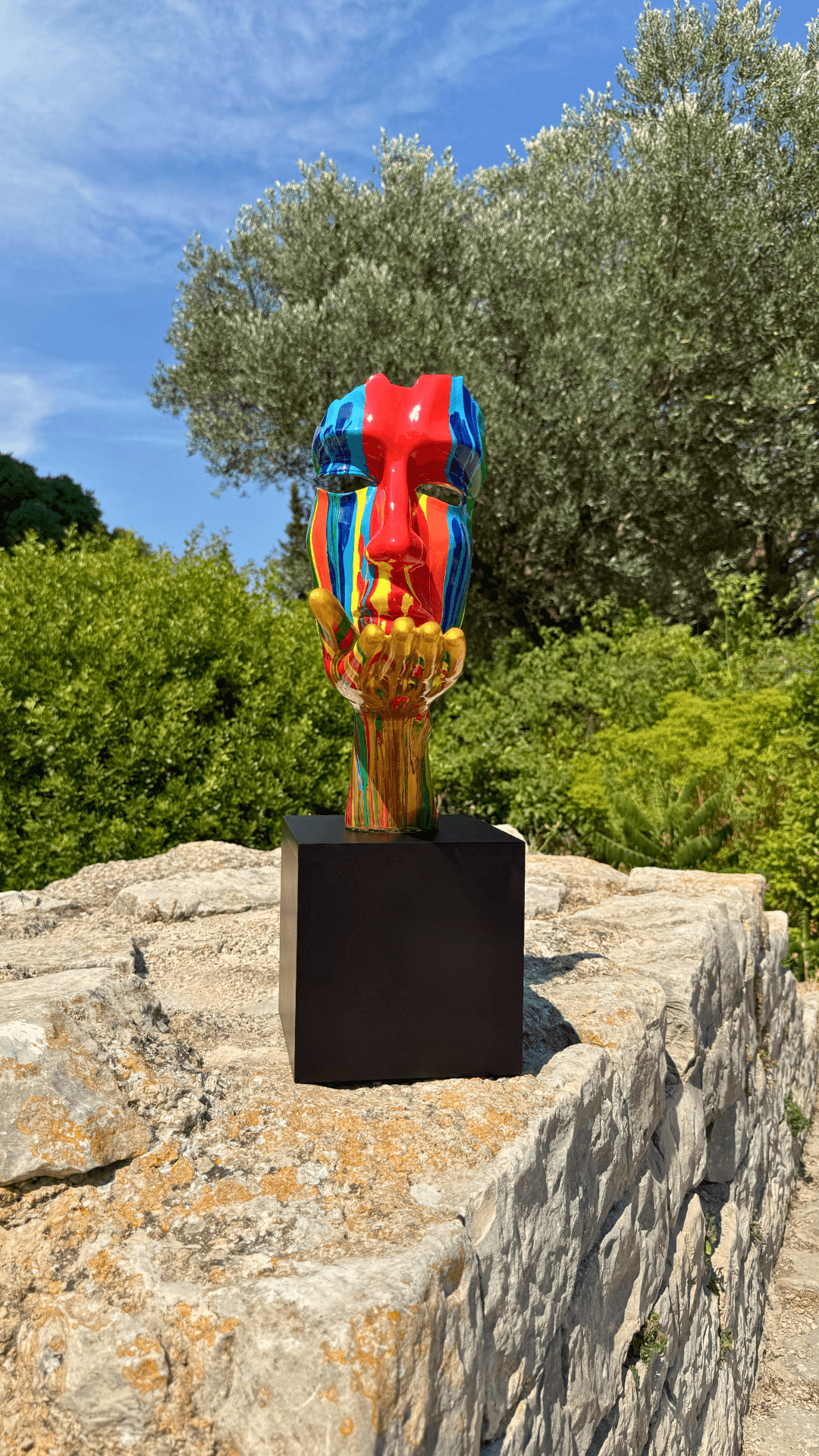 Estatua de cara de beso