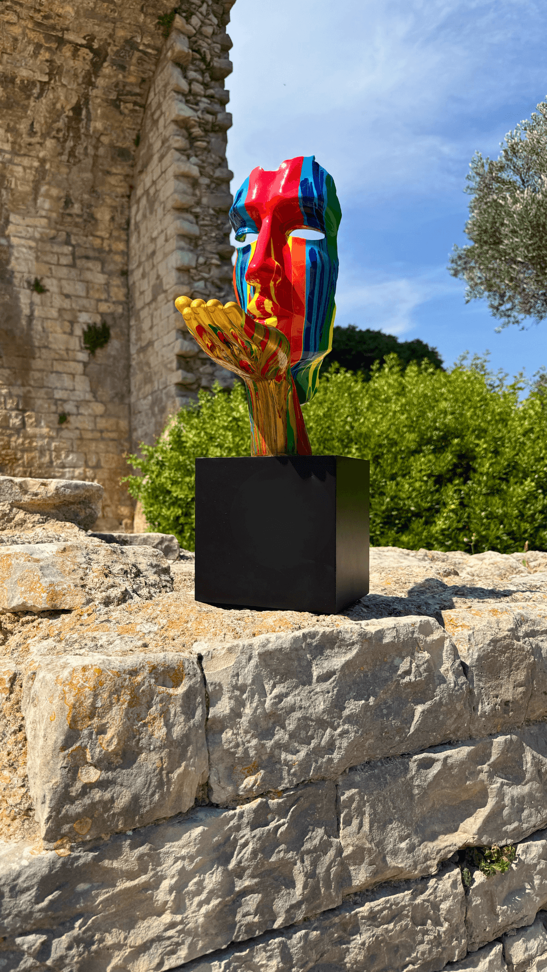 Estatua de cara de beso