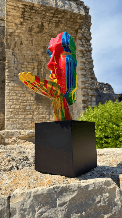 Estatua de cara de beso