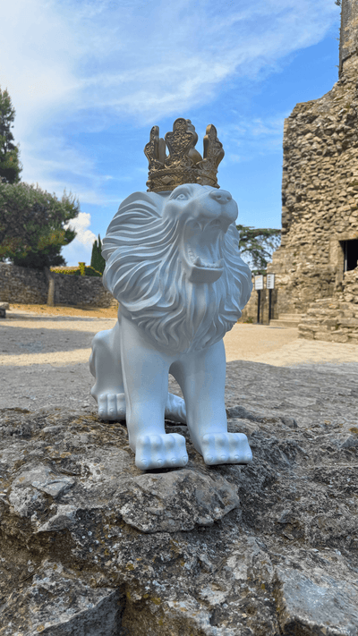 Estátua Leão Coroado em