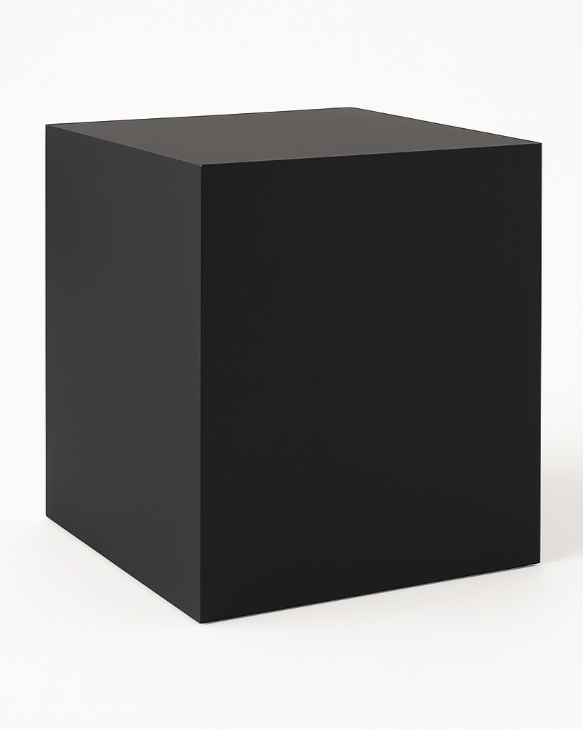 Base Socle Cube Noir Mat en forme cubique, finition noire mate élégante, idéale pour exposer des statues décoratives en intérieur.