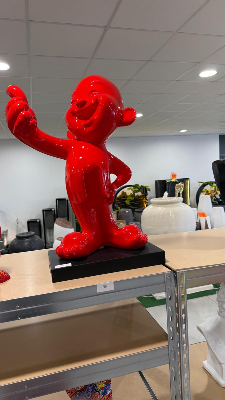 Statua Personaggio Rosso – Pollice Destro